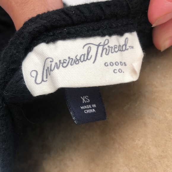 Black dress - Picture 6 of 7